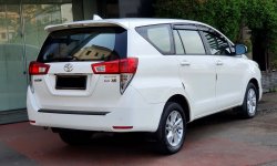 Toyota Kijang Innova 2.4 V Diesel AT Facelift 2019 Putih 6