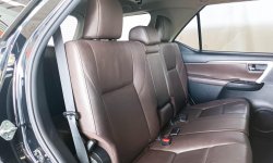 Toyota Fortuner 2.4 VRZ AT 2017 Hitam 11
