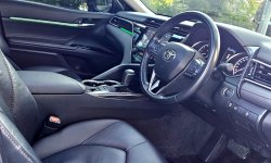 Camry V 2.5 Matic 2019 5