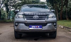 Toyota Fortuner 2.4 VRZ AT 2017, SILVER KM 90rban PJK 02-24, siap pakai 3