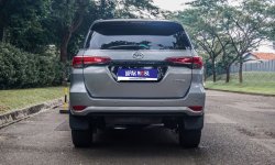 Toyota Fortuner 2.4 VRZ AT 2017, SILVER KM 90rban PJK 02-24, siap pakai 5