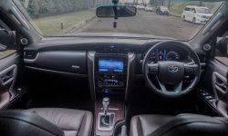 Toyota Fortuner 2.4 VRZ AT 2017, SILVER KM 90rban PJK 02-24, siap pakai 19