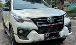 Toyota Fortuner 2.4 VRZ AT 2019 Putih 5