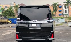 Toyota Voxy 2.0 A/T 2019 Hitam Coklat Metalik 6