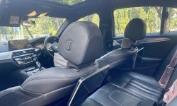 BMW 5 Series 530i M Sport AT 2020 Hitam 7