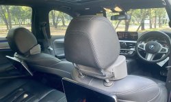 BMW 5 Series 530i M Sport AT 2020 Hitam 8
