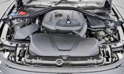 BMW 3 Series 320i 2018 Sedan matic 9