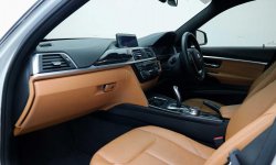 BMW 3 Series 320i 2018 Sedan matic 9