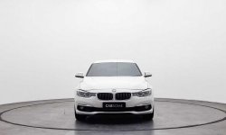 BMW 3 Series 320i 2018 Sedan matic 18