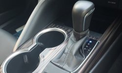 Toyota Camry V 2020 19