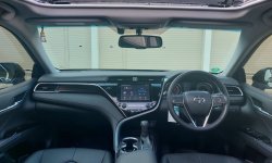 Toyota Camry V 2020 20