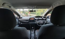 Dp Murah Toyota Sienta G 1.5L AT 2016 Gray 13