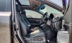 Honda CR-V Prestige 2017 Abu-abu KM Antik 16