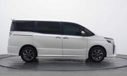 Toyota Voxy 2.0 A/T 2017 Minivan DP HANYA 50 JUTAAN SIAP MUDIK 3