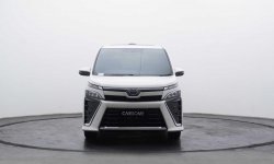 Toyota Voxy 2.0 A/T 2017 Minivan DP HANYA 50 JUTAAN SIAP MUDIK 2