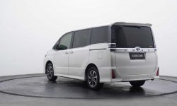 2017 Toyota VOXY 2.0 | DP 10% | CICILAN 9,1 JT-AN | TENOR 5 THN 17