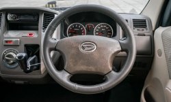 Daihatsu Luxio 1.5 D M/T 2011 Silver Pajak Panjang 4