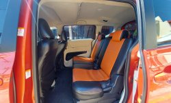 Toyota Sienta Q CVT Orange sliding door 2016 3