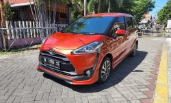 Toyota Sienta Q CVT Orange sliding door 2016 8