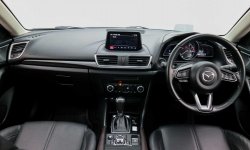 Mazda 3 Hatchback 2018 Hitam 5