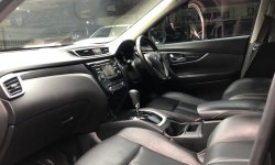 Nissan X-Trail 2.5 2015 Hitam 8