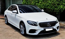 Lokasi jakarta Mercedes-Benz E-Class E 300 2018 Putih km 18 ribuan sunroof cash kredit proses bisa 1