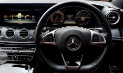 Lokasi jakarta Mercedes-Benz E-Class E 300 2018 Putih km 18 ribuan sunroof cash kredit proses bisa 11