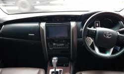 Toyota Fortuner 2.4 TRD A/T ( Matic ) 2019 Silver Km 42rban Mulus Siap Pakai Good Condition 4