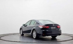 Toyota Camry 2.5 V 2019 Hitam 4