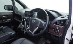 Promo Toyota Voxy murah 2017, untuk kredit ada tambahan 5 juta!!! 8