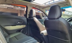 HONDA HRV PRESTIGE 1.8 CVT AT MATIC 2018 FACELIFT PUTIH , KM LOW 15RB!! 15
