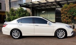 SIAP PAKAI Honda Accord 2.4 VTi-L AT Sedan 2018 Putih 3