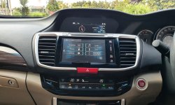 SIAP PAKAI Honda Accord 2.4 VTi-L AT Sedan 2018 Putih 12