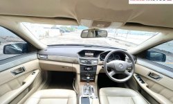 Mercedes Benz E250 CGI Tahun 2009 Matic Hitam 4