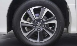 Toyota Voxy 2.0 A/T 2017 11