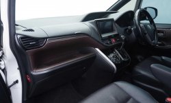 Toyota Voxy 2.0 A/T 2017 16