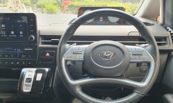 Lokasi jakarta Hyundai Staria Signature 7 2021 hitam km 16rb record cash kredit proses bisa dibantu 13