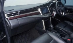 Toyota INNOVA VENTURER 2.0 6