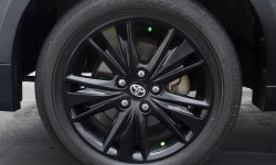 Toyota INNOVA VENTURER 2.0 13