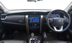 Toyota Fortuner 2.4 VRZ AT 2017 8
