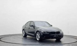 BMW 3 Series 320i 2019 Hitam 1