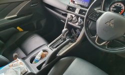 Mitsubishi Xpander Cross Rockford Fosgate Black Edition AT 2021 Abu abu 6