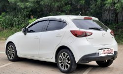Mazda 2 1.5 R Hatchback AT 2016 Putih Dp 8,9 Jt No Pol Genap 2