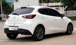 Mazda 2 1.5 R Hatchback AT 2016 Putih Dp 8,9 Jt No Pol Genap 3