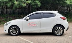 Mazda 2 1.5 R Hatchback AT 2016 Putih Dp 8,9 Jt No Pol Genap 7