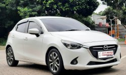 Mazda 2 1.5 R Hatchback AT 2016 Putih Dp 8,9 Jt No Pol Genap 8