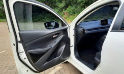 Mazda 2 1.5 R Hatchback AT 2016 Putih Dp 8,9 Jt No Pol Genap 15
