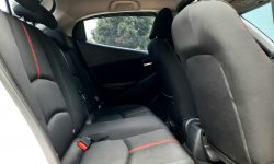 Mazda 2 1.5 R Hatchback AT 2016 Putih Dp 8,9 Jt No Pol Genap 12