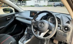 Mazda 2 1.5 R Hatchback AT 2016 Putih Dp 8,9 Jt No Pol Genap 18