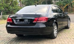Mercedes-Benz E-Class E 200 2016 Hitam 5